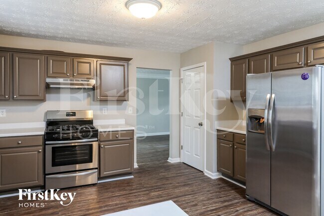 Foto del edificio - 1213 Lakeview Cove Dr