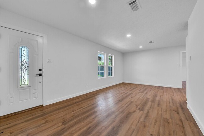 Foto del edificio - 1913 41st Ave N