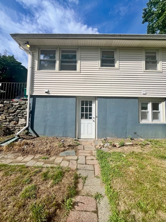 Building Photo - 13 Columbine Rd