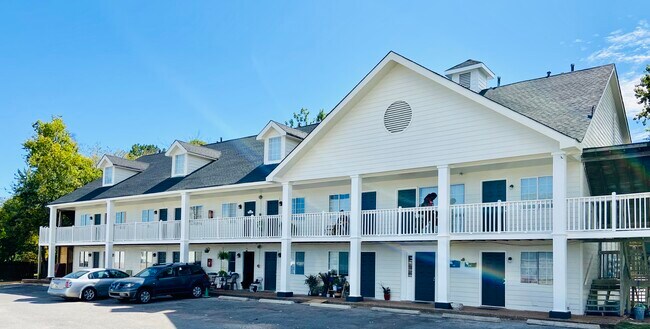 Exterior recientemente actualizado - 808 Wren Rd