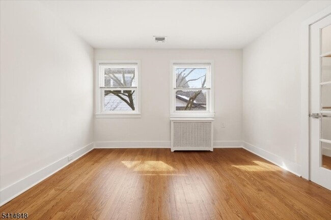 Building Photo - 92 George St