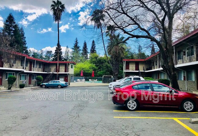 Building Photo - 10616 Fair Oaks Blvd