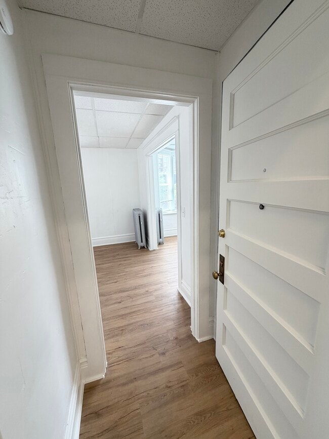 Foto del edificio - 251 E Broadway