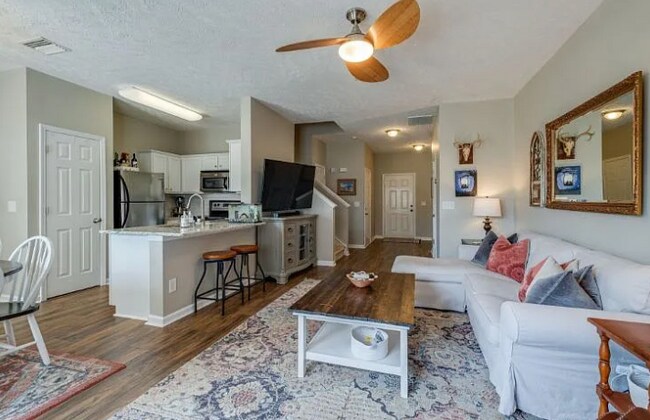 Foto del edificio - 8430 Charbay Cir