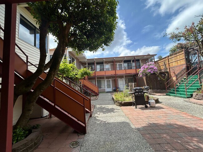 Building Photo - 80243