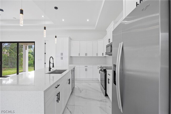 Foto del edificio - 719 Fullerton Ave S