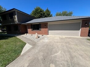 Building Photo - 1506 Burton Ct