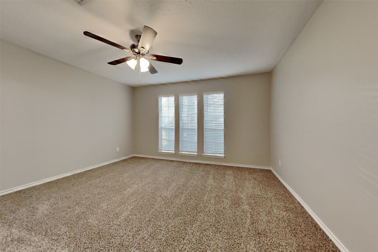 Foto principal - 5402 Woodville Ln