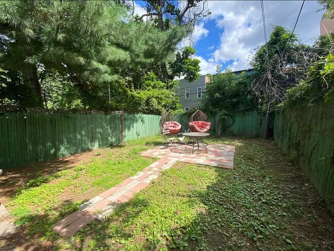 Building Photo - 70 Palmetto St