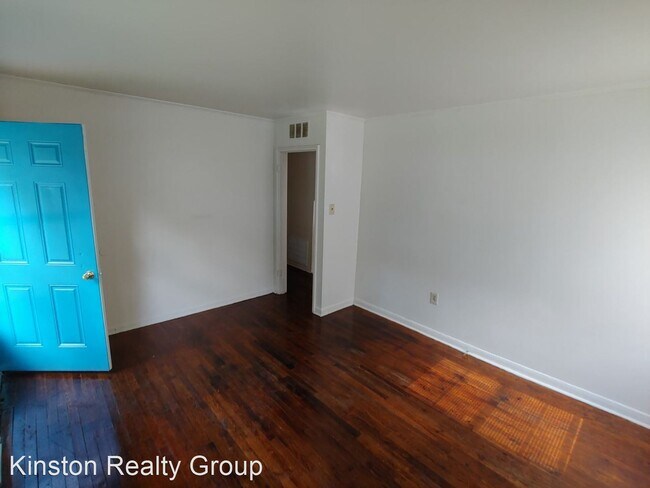 Building Photo - 3 br, 1 bath House - 611 Larkspur Road