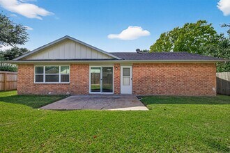 Building Photo - 3019 Jenny Dr