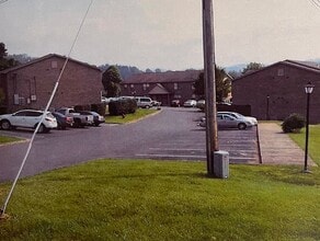Building Photo - 506 Locust St