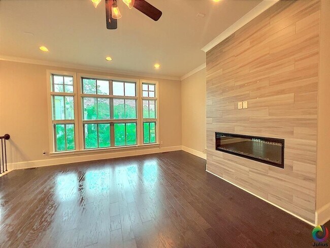 Foto del edificio - 4254 Spruce Pine Alley