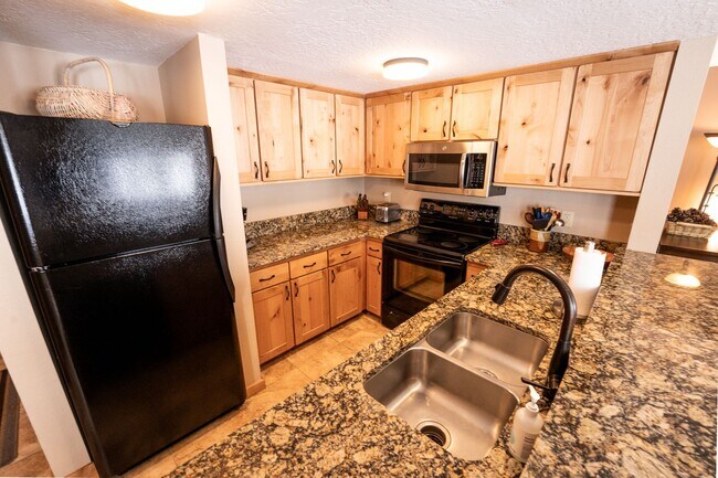 Building Photo - Tons of space! Keystone condo. 2 beds and ...
