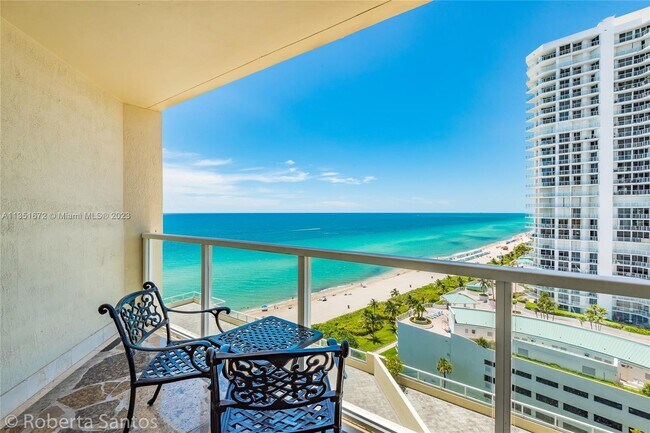 Foto del edificio - 16699 Collins Ave