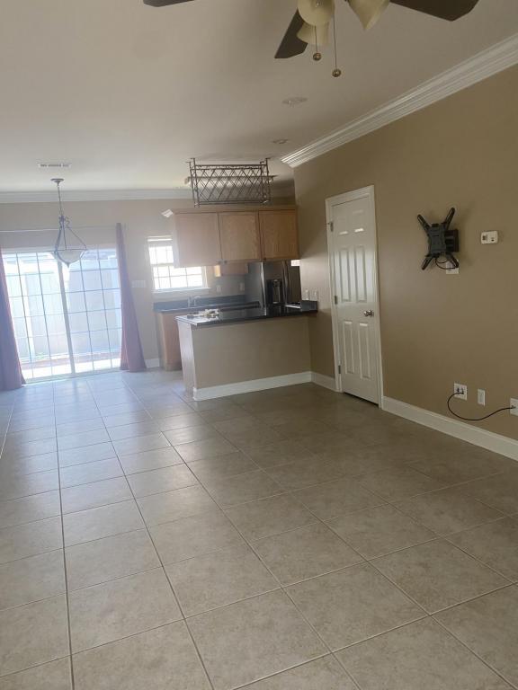 Building Photo - 4024 Jonathan Lane #39