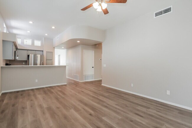 Building Photo - 7818 S Castle Bay St