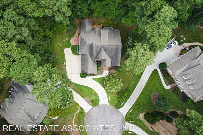 Building Photo - 4 br, 4.5 bath House - 7600 Rhone Court