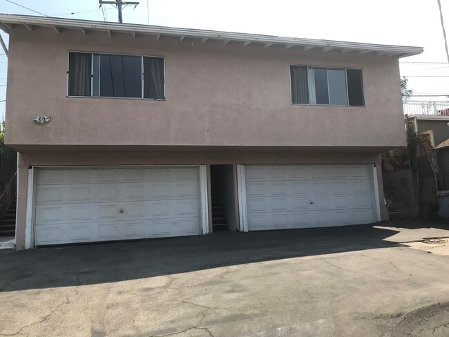 Building Photo - 720 E Fairview Blvd