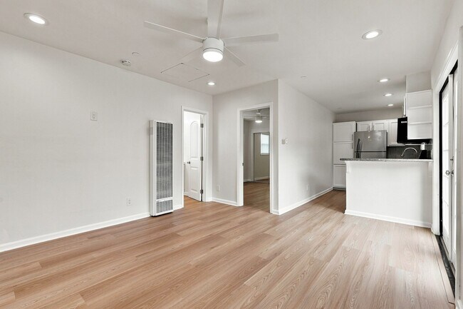 Foto del edificio - 136 Brightwood Ave