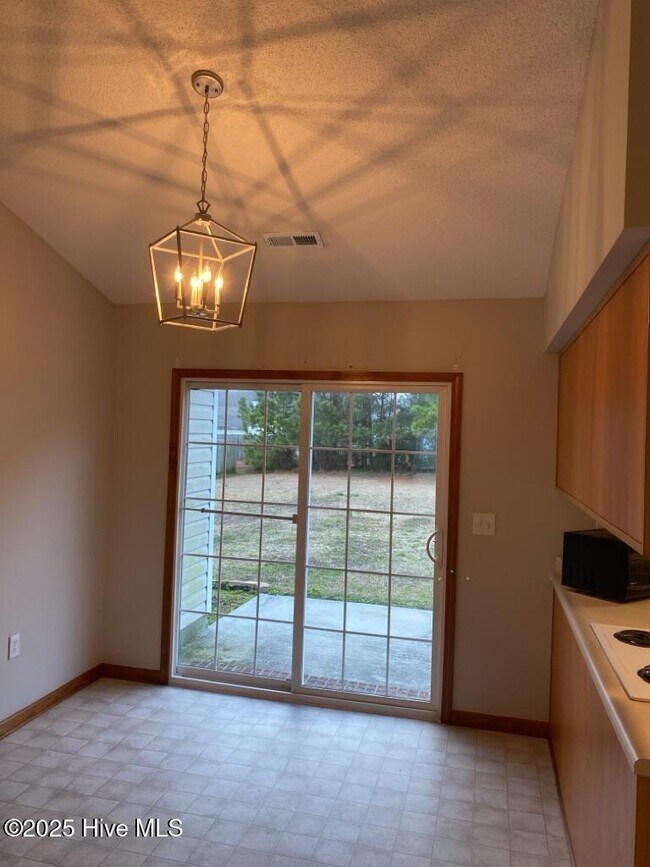 Foto del edificio - 133 Lawndale Ln