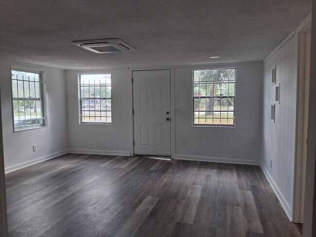 Foto del edificio - 2904 Moncrief Rd