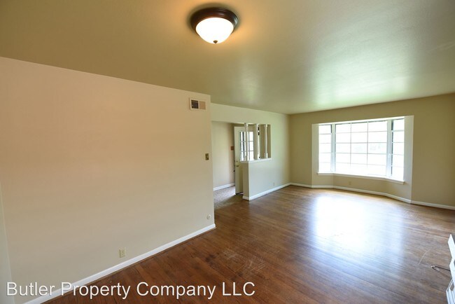 Building Photo - 10107 Parkford Dr