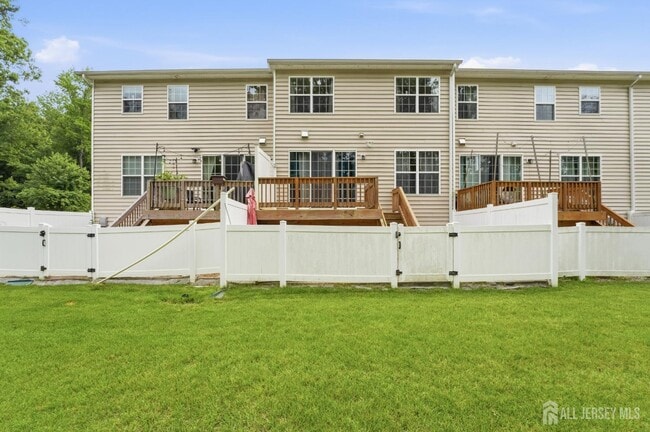 Building Photo - 105 Pearce Ln