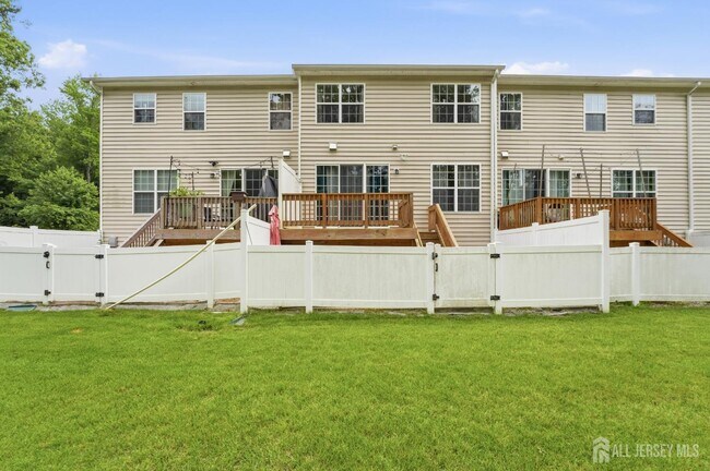 Foto del edificio - 105 Pearce Ln