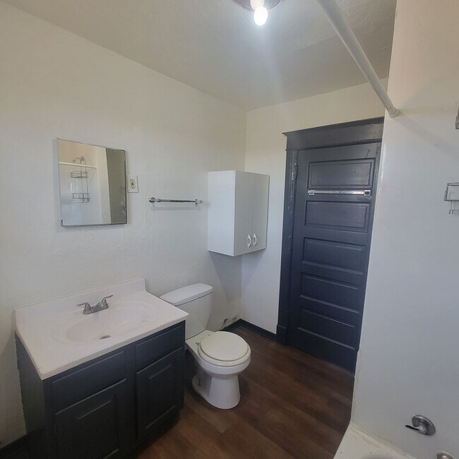 Foto del edificio - PROP - 1625 COURT STREET