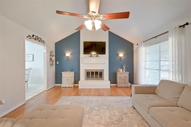 Building Photo - 7107 Sandy Knolls Dr