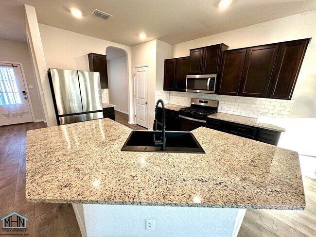 Foto del edificio - Spacious & Modern 5-Bedroom Rental Home in Riverstone at Westpointe!