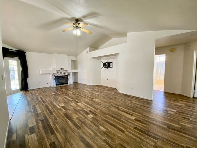 Foto del edificio - Turn key 3 bedroom in Orcutt