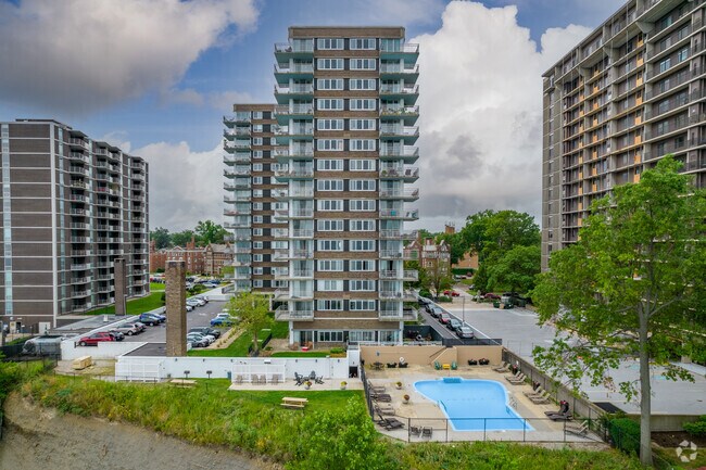 Foto del edificio - 12000 Edgewater