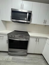 Building Photo - 3720 N Pine Island Rd