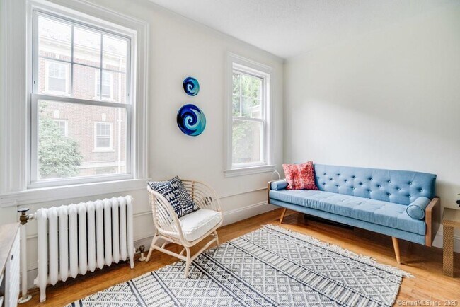 Foto del edificio - 424 Whitney Ave