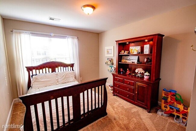 Building Photo - 5 br, 3 bath House - 575 Curlew Cir