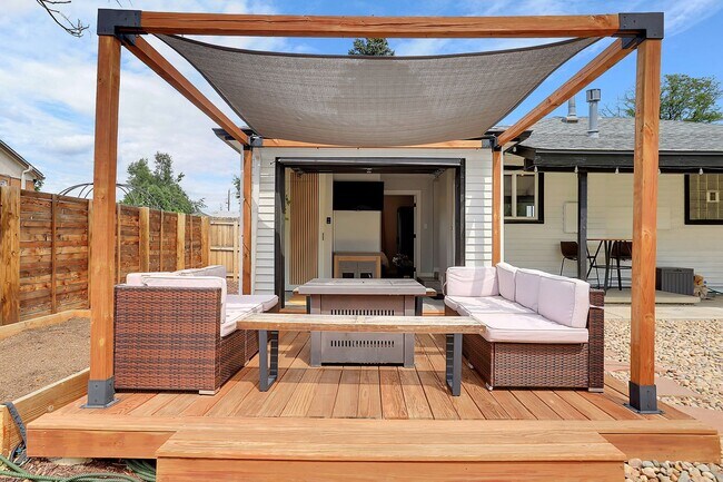 Foto del edificio - Modern and cozy 3 bedroom, 2 bath home