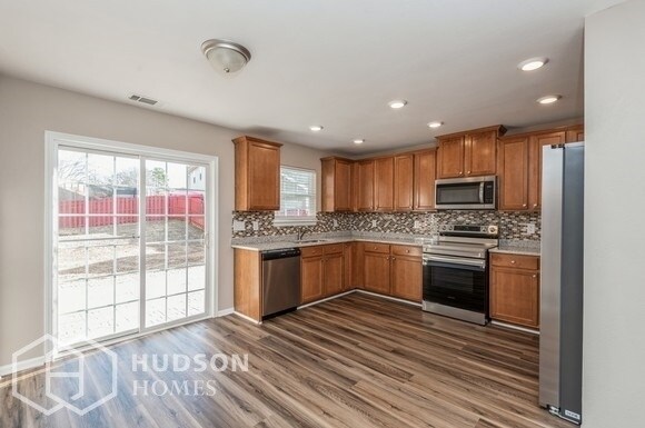 Foto del edificio - NOW AVAILABLE! - 2978 Tall Oaks Dr, Dallas...