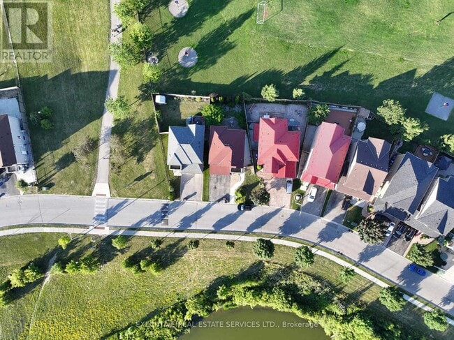 Building Photo - 47 Beavervalley Dr