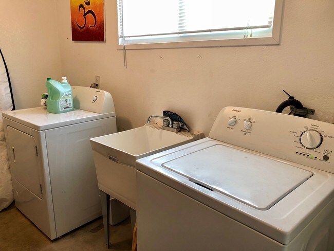 lavandería - 4557 Oregon St