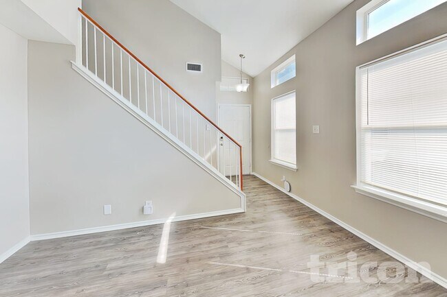 Foto del edificio - 6734 Sandy Point Dr
