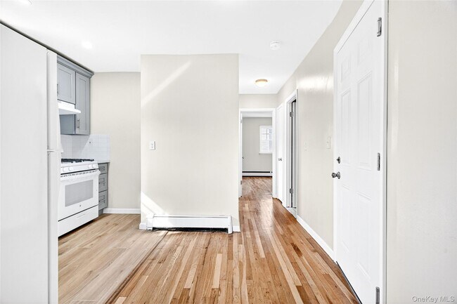 Foto del edificio - 3615 Eastchester Rd