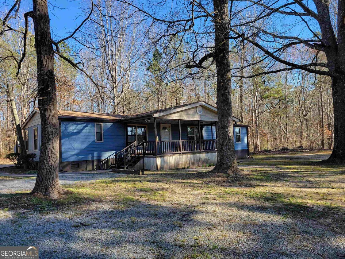 Primary Photo - 1055 Burnett Ferry Rd SW