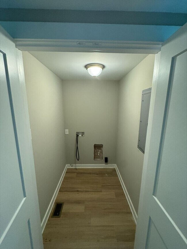 Building Photo - CHARMING 3 BEDROOM, 2 BATH HOME IN BIRMINGHAM!