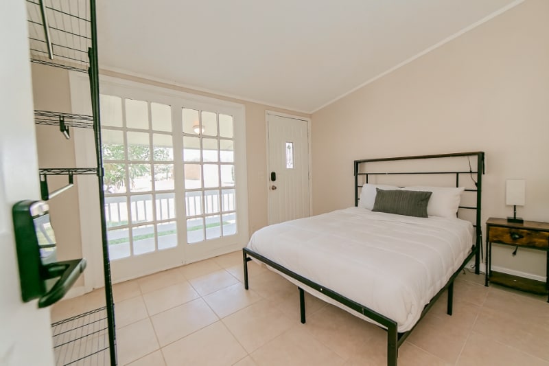 Foto principal - 2426 S Maple Ave