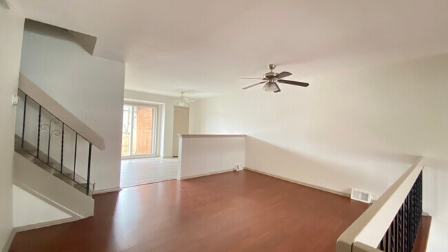 Foto del edificio - 5207 Bay Rd