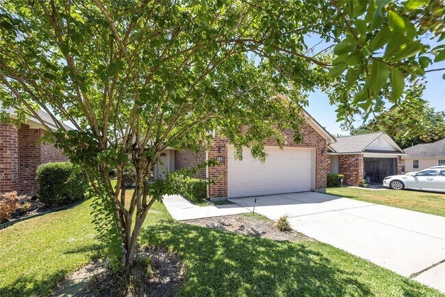 Foto del edificio - 119 Golfview Ct