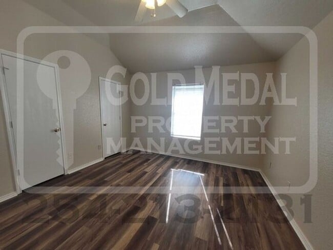 Building Photo - Charming 3-bed, 2-bath fourplex located in southwest Killeen. - Now available for rent!