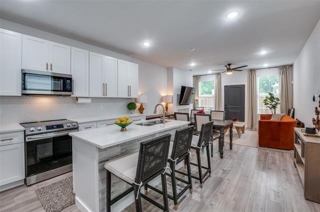 Building Photo - 2325 Budd St